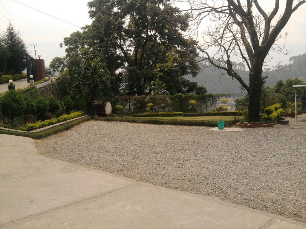 Sapphire Inn Bhimtal Exterior photo